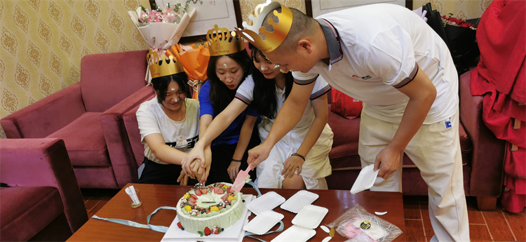 6月大寿星驾到